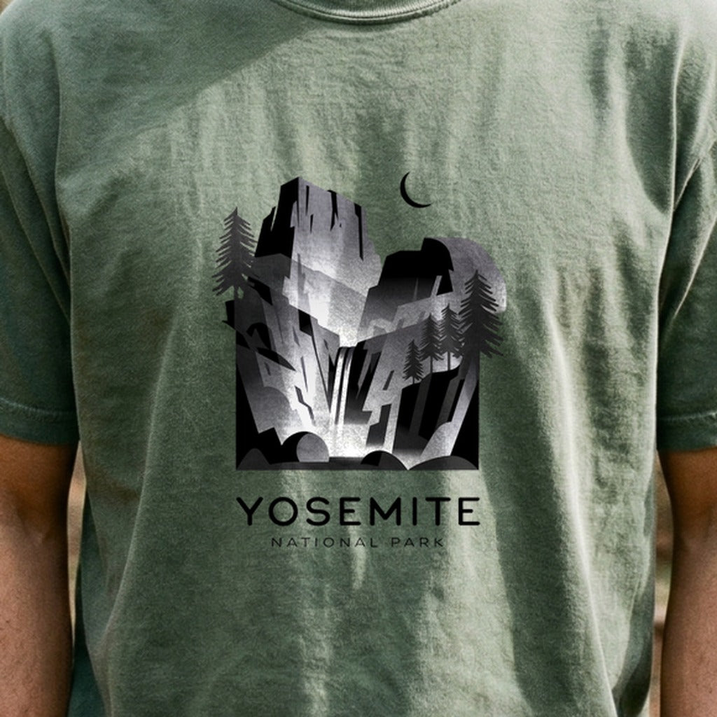 Yosemite National Park Noir Cotton T-Shirt